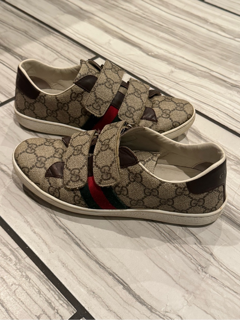 Gucci Kids GG Canvas Velcro Sneakers in Beige with Red & Green Stripe